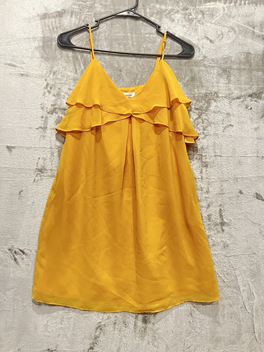 BCBGeneration Women’s Blouse Size XS NWT Ruffled Top 2 Small Stains On Side